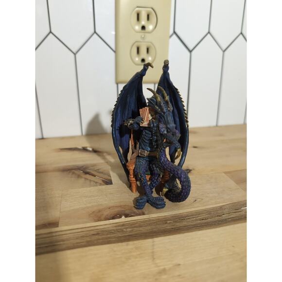 Hamilton Collection Dragon Figurine, Hold‎ 'Em Or Fold 'Em Sly Sal, Poker Decor - Picture 1 of 5